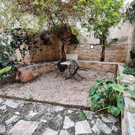 City Center Oasis In Light Green Heraklion  Екстер'єр фото
